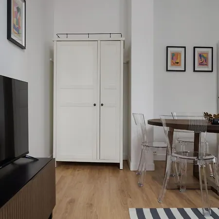 Perretti - Spacious Flat 2bdr Paris Apartment Neuilly-sur-Seine